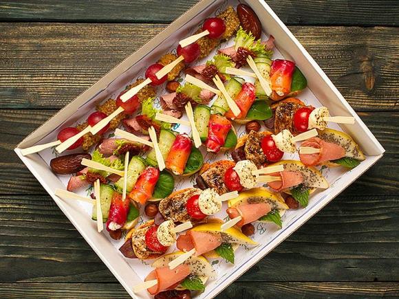 Заказать Welcome Фуршетный сет на 2-3 персоны в Санкт-Петербурге